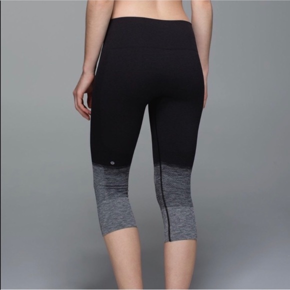 Lululemon Seamlessly Stree Crop leggings 6 - Picture 4 of 9